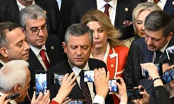 Özel, Erdoğan’la tokalaşmadı: ‘Kendisine yapılmayan zulmü şu anki İBB başkanına yaptı’