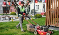 Etimesgut’ta yaz hazırlığı: Park ve bahçelerde bakım çalışmaları hız kazandı