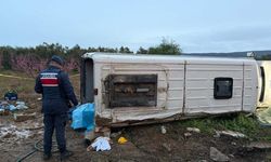 İşçileri taşıyan minibüs takla attı: 1 ölü, 12 yaralı