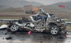 Otomobil ile TIR çarpıştı: 3 ölü, 1 yaralı