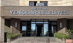 Mersin Yenişehir Belediyesi'ne operasyon: Polisler binada arama yapıyor!