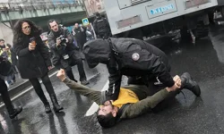 İstanbul Valiliği açıkladı: Taksim Meydanı’na çıkmak isteyen 575 kişi gözaltına alındı