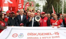 Başkan Fethi Yaşar, 1 Mayıs yürüyüşünde belediye işçilerine destek verdi