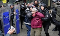 İstanbul’da 1 Mayıs: ‘Gözaltına alınan yurttaşlar, avukatlarıyla görüştürülmedi’