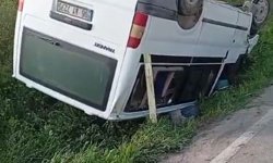 Ankara'da devrilen minibüsün sürücüsü öldü