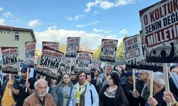 Afyonlular, Burcu Köksal'a belediye önünden seslendi: 'O koltuk senin değil milletin'