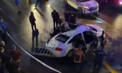 Ankara'da kontrolden çıkan otomobil Sıhhiye Köprüsü'nden alt yola düştü; 1 yaralı