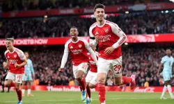 İngiltere Premier League'de şampiyon Arsenal!