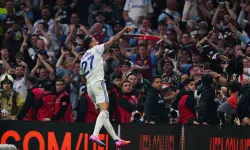 İstanbul'da tarih, 3 golle yazıldı: Kupa 2 şampiyonu Aston Villa!