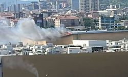 İstanbul'da AVM'de yangın: Vatandaşlar tahliye edildi!
