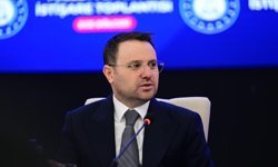 Akın Gürlek: Sosyal medyaya kimlikle girilmesi konusunda platformlarla görüşüldü