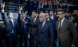 MHP'nin 'Türk Gençliği Büyük Kurultayı'nda Gündoğdu Marşı'nın milliyetçi versiyonu çalındı