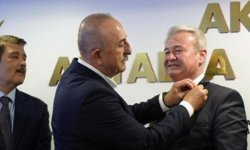 Rozeti Çavuşoğlu taktı: CHP’den istifa eden belediye meclis üyeleri, AK Parti’ye geçti