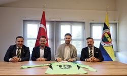 Fenerbahçe, kaleci Tarık Çetin’le 3 yıllık sözleşme imzaladı