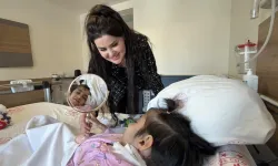 8 yaşındaki Fatma Yaman'ın boynundan 3 kiloluk kitle çıkarıldı