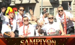 Lucas Torreira ve Yunus Akgün'den Icardi için sürpriz pankart