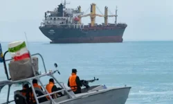 İran'dan 'Hürmüz Boğazı'ndaki gemilerin ihtiyaçlarını karşılamaya hazırız' çağrısı