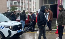 Kendisini uyaran polise saldıran yabancı uyruklu şahıs gözaltına alındı