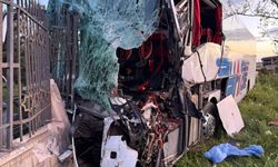 Konya'da yolcu otobüsü, TIR'a çarptı: 1 ölü, 8 yaralı