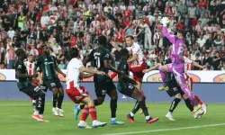 Süper Lig'de küme düşen son takım belli oldu