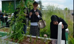 Yasemin Minguzzi'den Gülistan Doku ve Rojin Kabaiş’in ailelerine ziyaret
