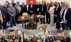 Nevzat Ceylan, kitaplarını okurları için imzaladı