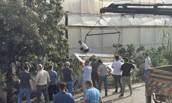 Antalya'da öğrenci servis minibüsü bahçeye devrildi: 6 yaralı