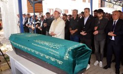 Öldürüldükten sonra cesedi yakılan Kübra, Kahramanmaraş'ta toprağa verildi