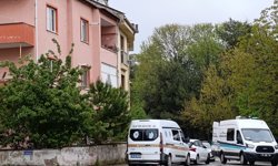 Selma öğretmen, yalnız yaşadığı evinde ölü bulundu