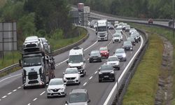 Otoyollarda bayram trafiği yaşanıyor