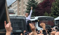 Özel'den Kılıçdaroğlu'na: 'Üzerimizdeki biber gazından gayrı arınacağımız bir şey yok!'