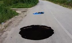 Sağanak nedeniyle yol çöktü!