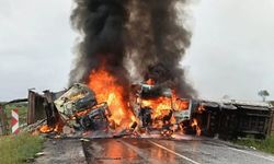 Afyon'da iki TIR kafa kafaya çarpışıp alev aldı; şoförleri ağır yaralandı