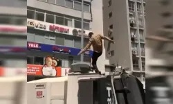 İzmir'de Özgür Özel'in mitingi öncesi TOMA'nın üzerine çıkan kişi gözaltına alındı!