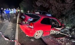 Adana'da iki otomobil çarpıştı: 2 ölü, 3 yaralı