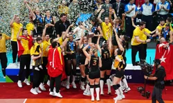 VakıfBank’tan tarihi zafer: Eczacıbaşı’nı yenip 7. kez Avrupa şampiyonu oldular