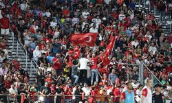 A Milli Takım'a Arizona'da büyük destek! İlk antrenmanı binlerce taraftar izledi