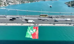 Amedspor bayrağı, Fatih Sultan Mehmet Köprüsüne asıldı