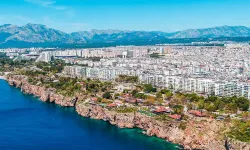 Antalya’nın falezleri alarm veriyor: 50 metrede bir asansör görebiliriz