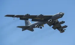 ABD'de B-52 bombardıman uçağı düştü: 8 ölü
