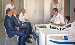Bakan Ersoy, hastanede tedavi gören İbrahim Tatlıses'i ziyaret etti