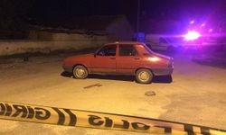 Düğün salonu önünde davetliler arasında kavga çıktı: 1 ölü, 4 yaralı