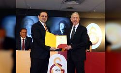 Galatasaray’da yeniden başkanlığa seçilen Dursun Özbek, mazbatasını aldı