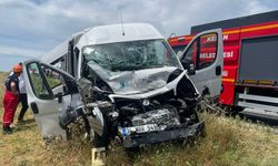 Edirne'de personel servisi, tankere çarptı: 16 yaralı