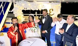 Evliliklerde yeni dönem! Gerçek nikah memuru yerine tiyatro oyuncusu!