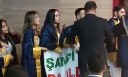 Ardahan Üniversitesi mezuniyet töreninde Amedspor pankartına yasak!