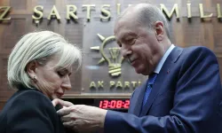 CHP’den istifa eden İstanbul Milletvekili Nimet Özdemir AK Parti’ye katıldı