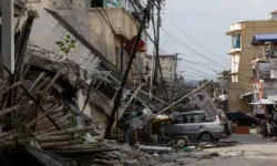 Filipinler'de 8,2 büyüklüğünde deprem: Tsunami alarmı verildi
