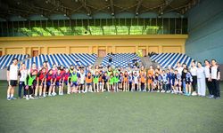ABB FOMGET’ten anlamlı organizasyon: Anne-kız futbol turnuvası büyük ilgi gördü