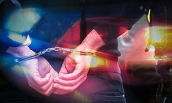 Seferihisar ve Balçova belediyelerine operasyon; 2 belediye başkanı dahil 24 gözaltı